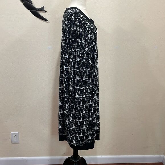 Q' neel Black & White Jersey Knit Abstract Bubble Dress - Plus Size 24 / 3X - Picture 2 of 12